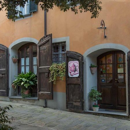 Bed and Breakfast Antica Casa Dei Rassicurati Монтекарло Екстер'єр фото
