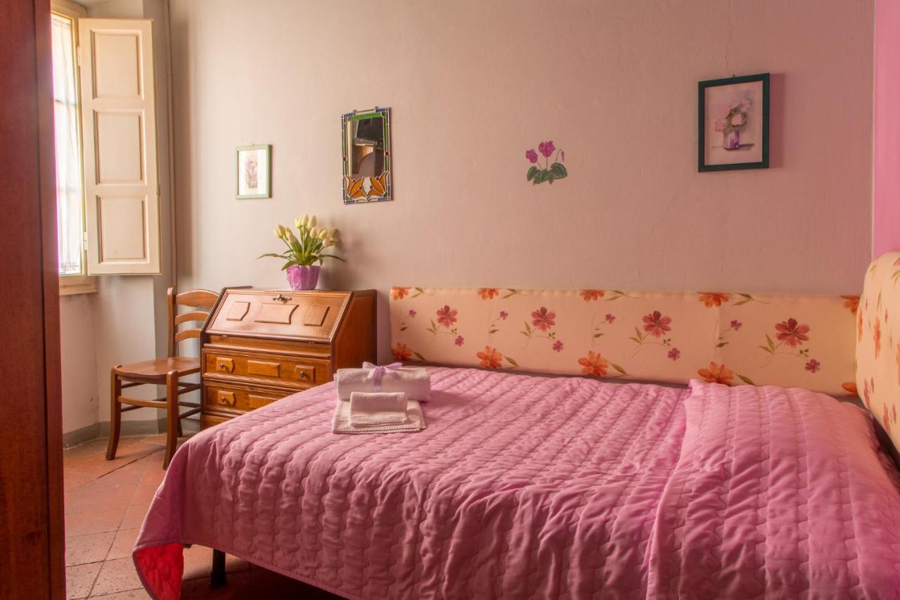 Bed and Breakfast Antica Casa Dei Rassicurati Монтекарло Екстер'єр фото