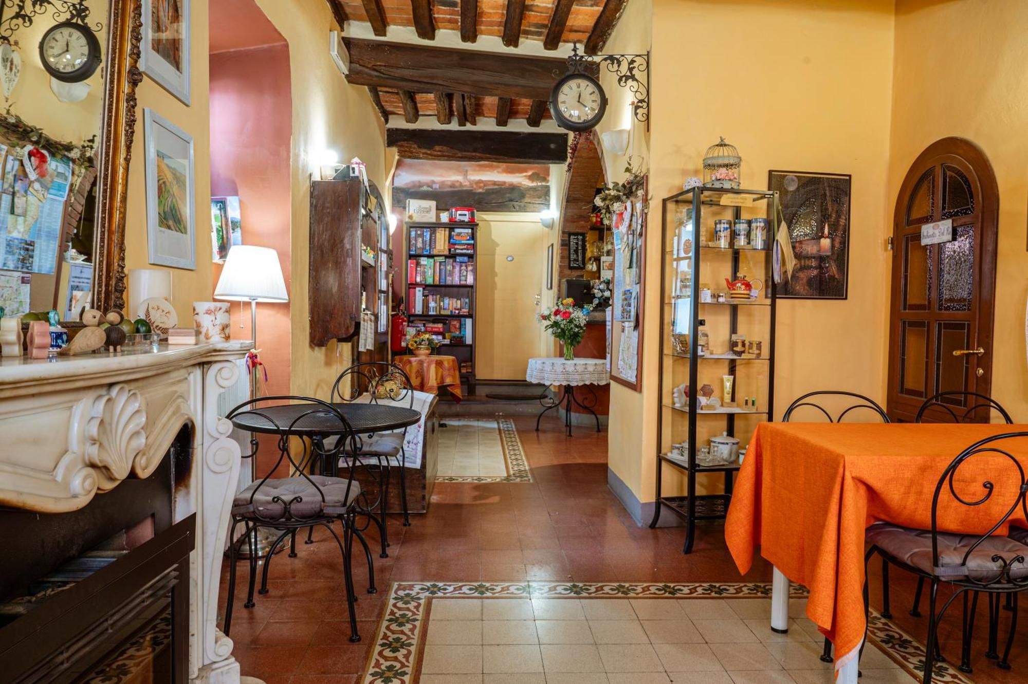 Bed and Breakfast Antica Casa Dei Rassicurati Монтекарло Екстер'єр фото