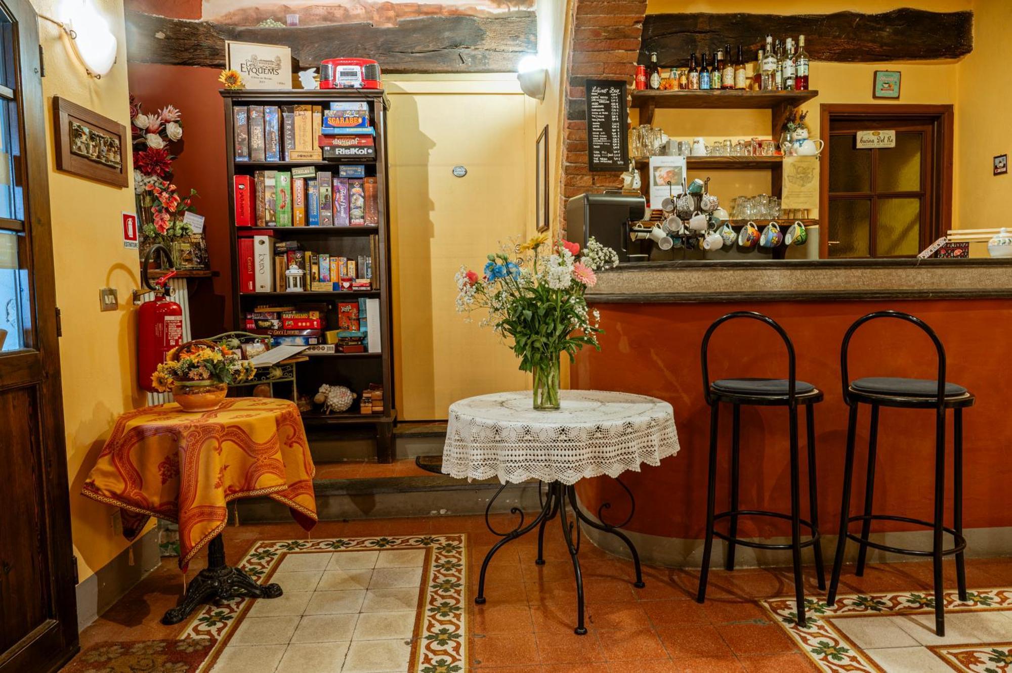 Bed and Breakfast Antica Casa Dei Rassicurati Монтекарло Екстер'єр фото