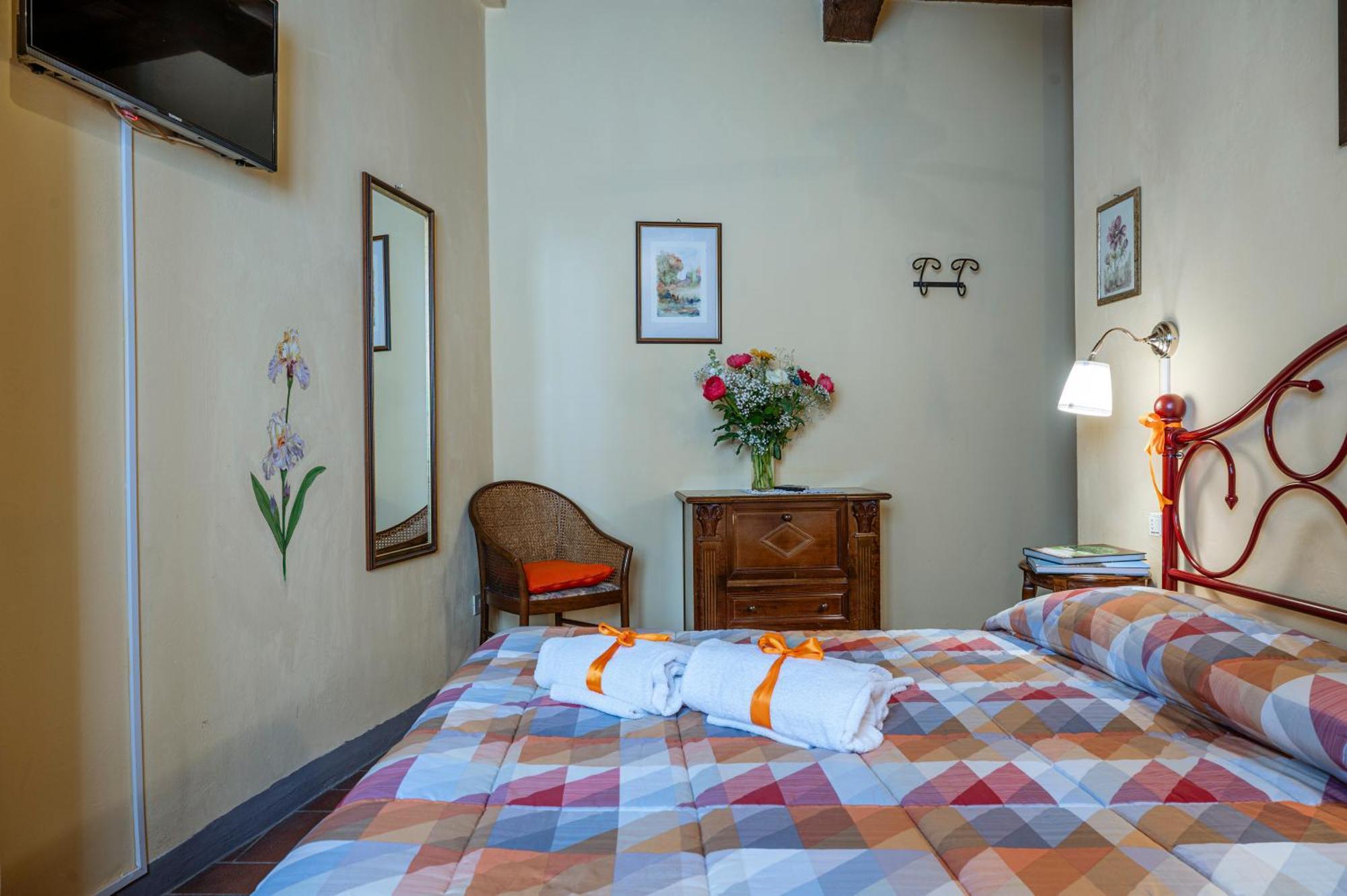 Bed and Breakfast Antica Casa Dei Rassicurati Монтекарло Екстер'єр фото