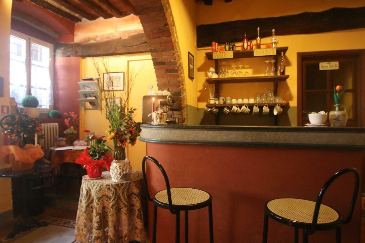 Bed and Breakfast Antica Casa Dei Rassicurati Монтекарло Екстер'єр фото